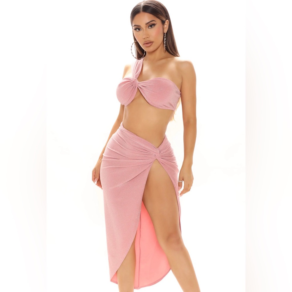 Fashion Nova “In the Moment” 2 Piece Crop Skirt Set  Mauve Pink Shimmer Glitter